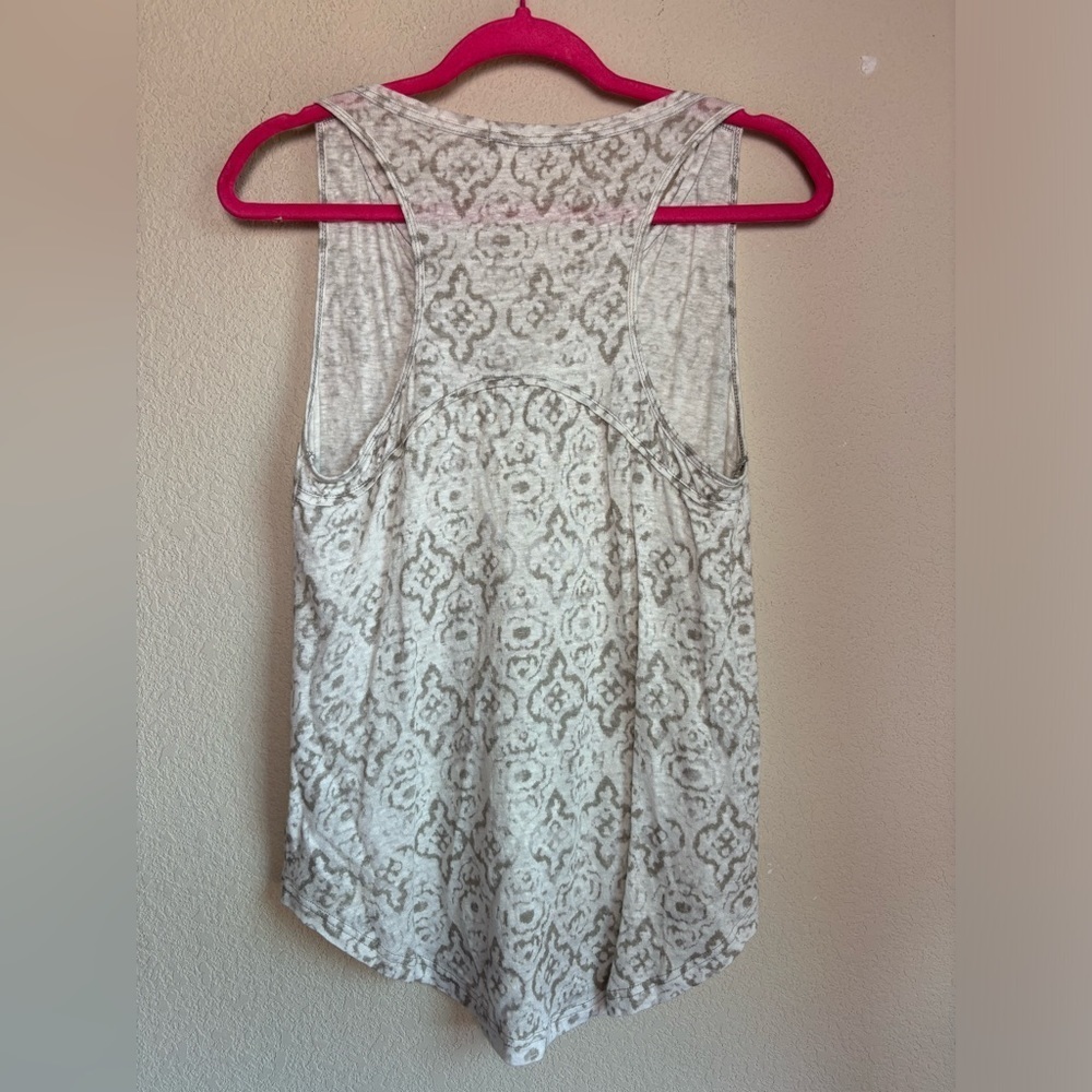 Athleta 100% Linen Taupe Newport Medallion Racetrack Split Neck Tank Top XS - Picture 5 of 7